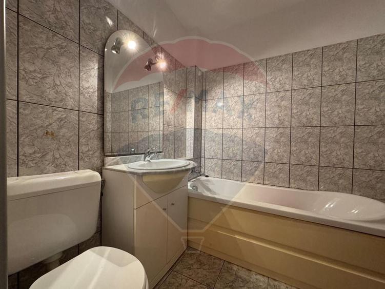 Apartament cu 2 camere semidecomandat în Miorița