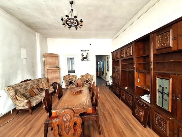 Casă cu Teren 50 Mp în Central