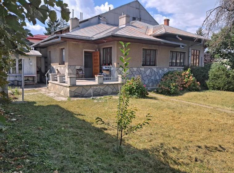 Casă individuală cu 2 camere cu Teren 303 Mp în Câmpina