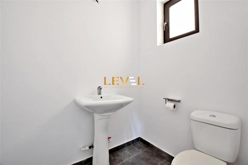 Duplex cu 3 camere cu Garaj în Central