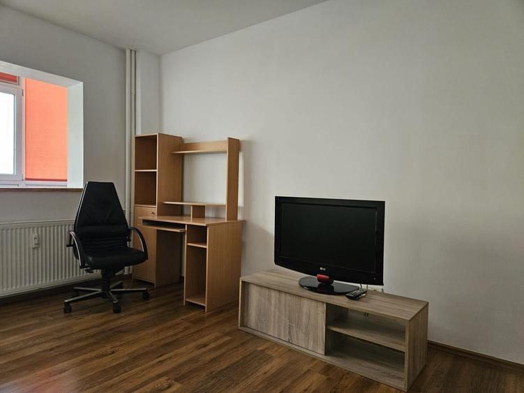 Apartament cu 2 camere decomandat, mobilat în P-ța Muncii