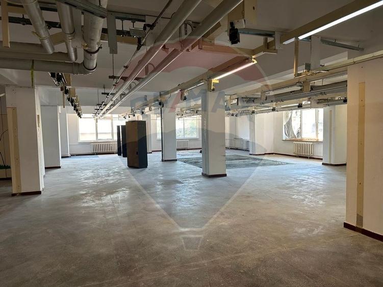 Spațiu comercial, de 2,800 mp, în Brăilei