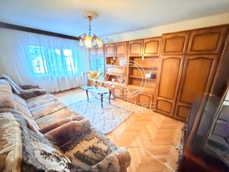 Apartament cu 3 camere decomandat în Central