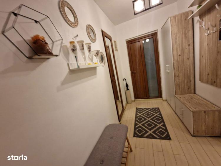 Apartament cu 2 camere decomandat în Calea București