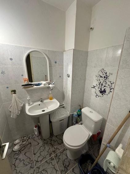 Apartament cu 3 camere decomandat, mobilat în Cornitoiu