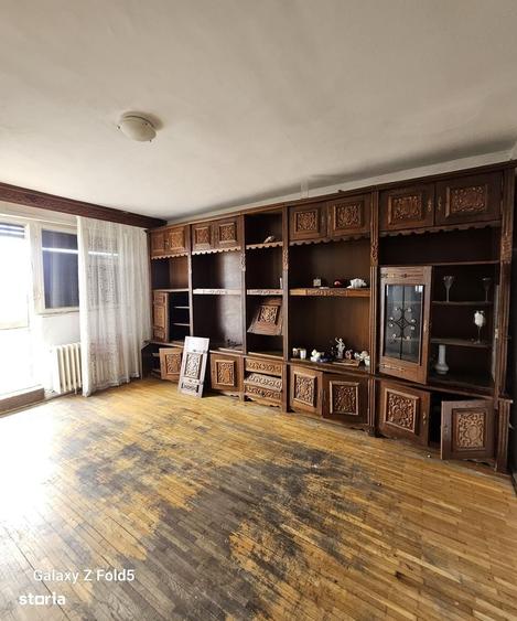 Apartament cu 3 camere decomandat în Dacia