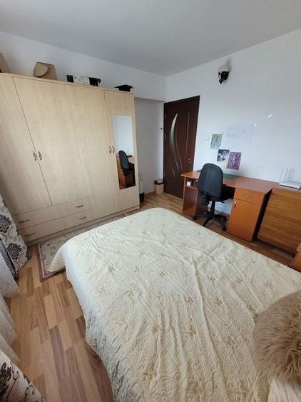 Apartament cu 3 camere decomandat în Berca