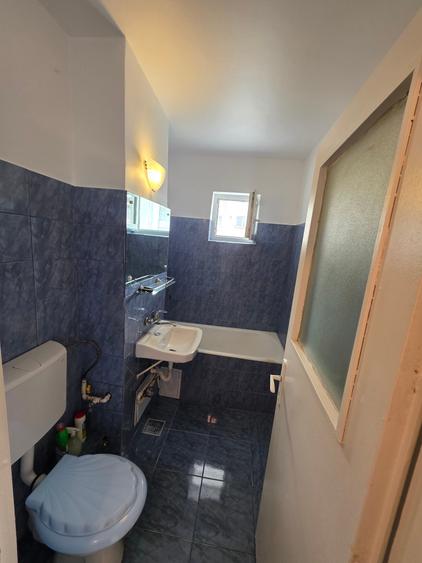Apartament cu 2 camere semidecomandat în Gojdu