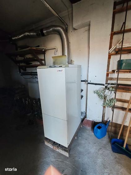 Casă cu 4 camere în Ștefănești