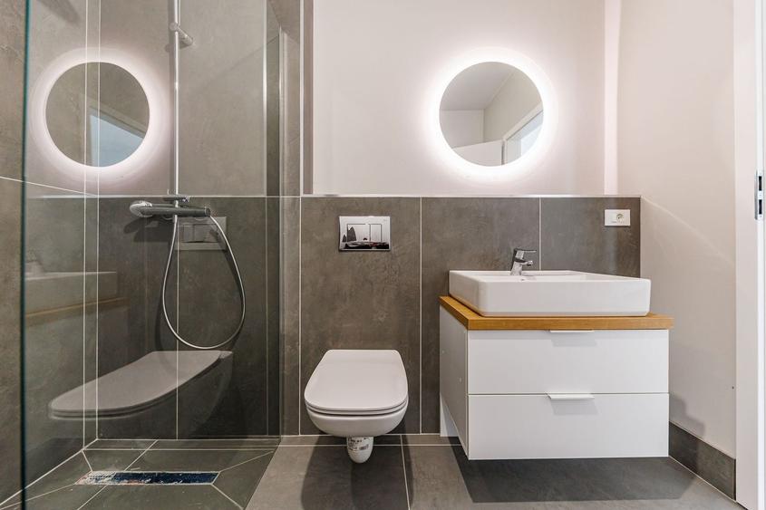 Apartament cu 2 camere decomandat în Take Ionescu