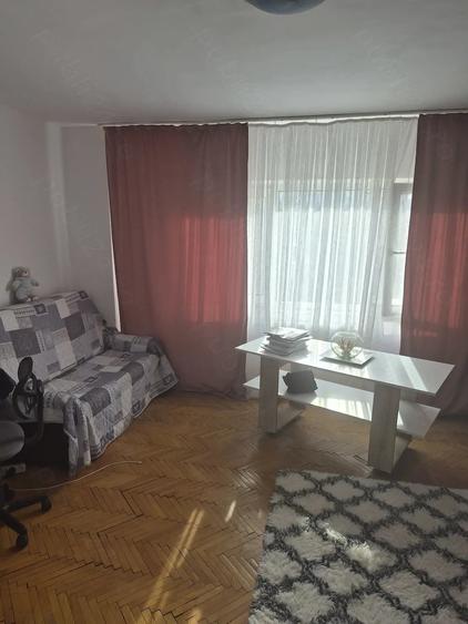 Apartament cu 2 camere decomandat în Steaua