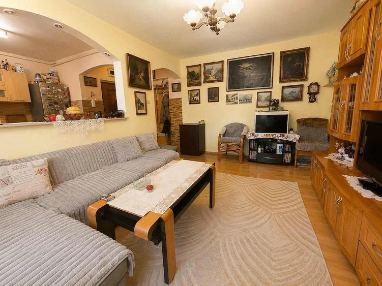 Apartament cu 3 camere semidecomandat în Gheorgheni