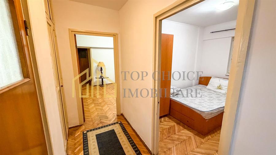 Apartament cu 3 camere semidecomandat, mobilat în 1 Mai