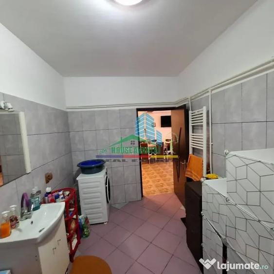 Casă cu 5 camere cu Teren 157 Mp în Central