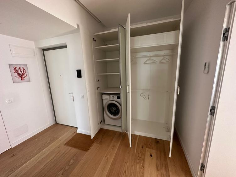 Apartament cu 3 camere semidecomandat în Floreasca