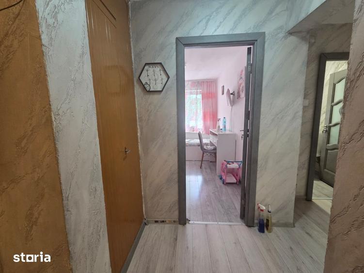 Apartament cu 3 camere decomandat în Mircea cel Bătrân