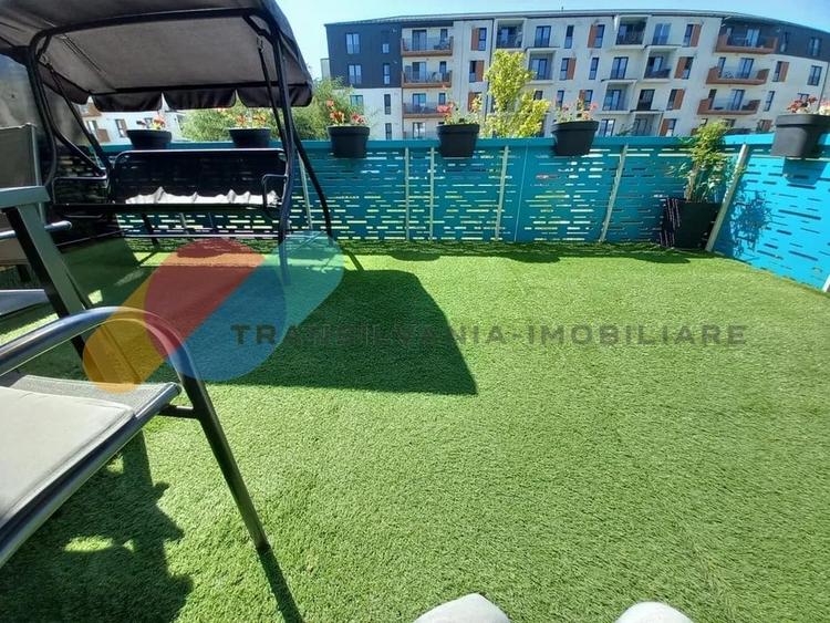 Apartament cu 3 camere semidecomandat în Florești