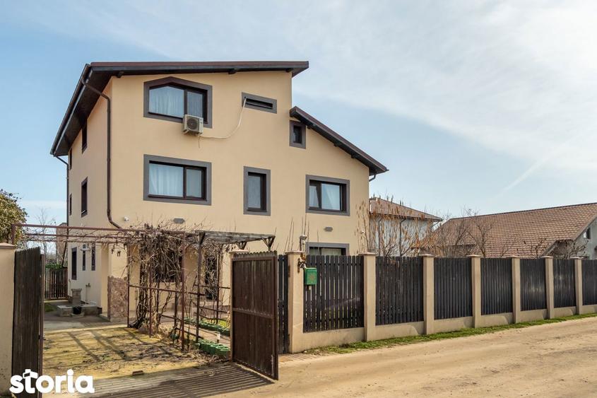 Casă cu 7 camere cu Garaj în Brănești