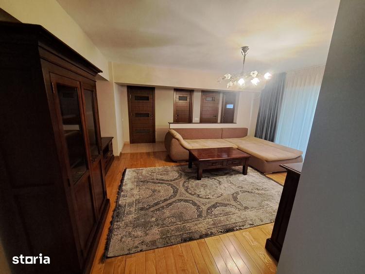 Apartament cu 3 camere în Decebal