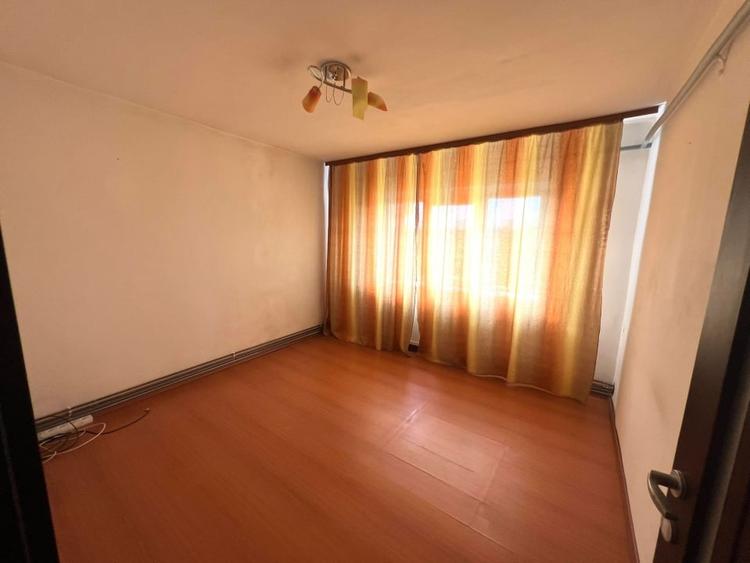 Apartament cu 2 camere decomandat în Rovine