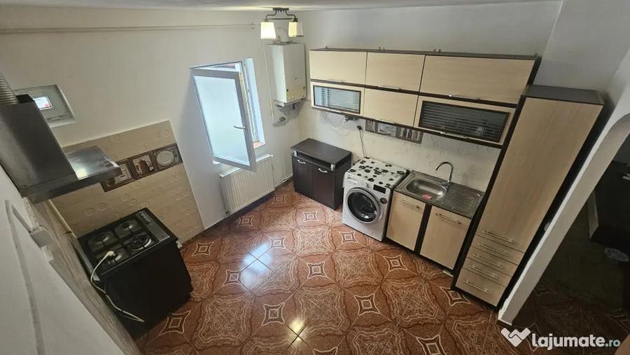 Apartament cu 2 camere semidecomandat în Central