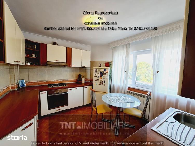 Apartament cu 4 camere decomandat în Piața Unirii