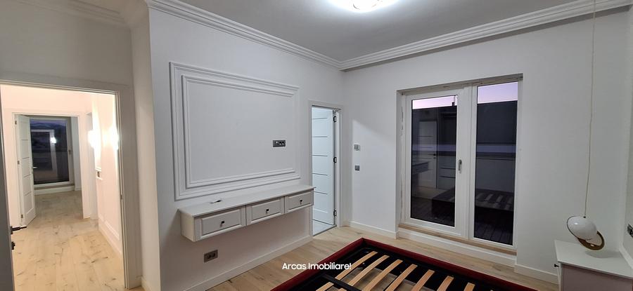 Penthouse cu 3 camere decomandat, mobilat în Sub Arini