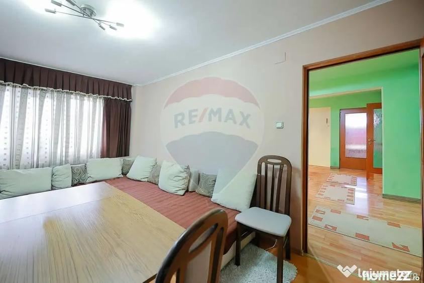 Apartament cu 4 camere decomandat în Rogerius