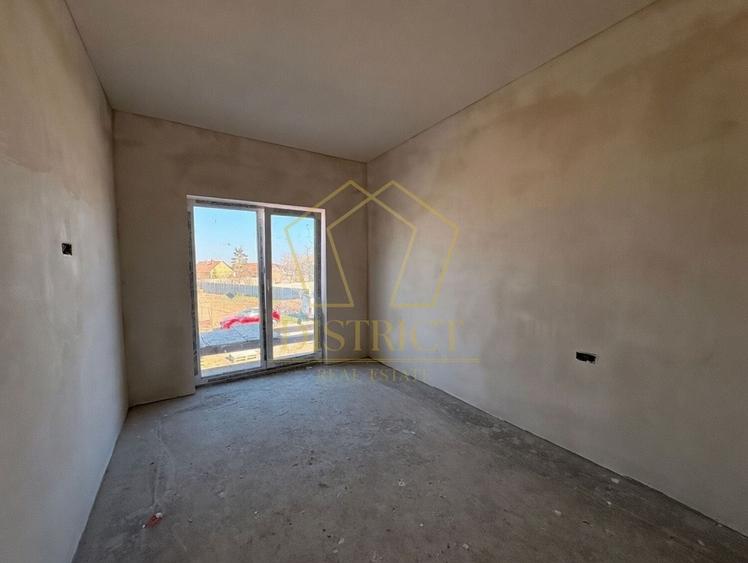 Duplex cu 3 camere cu Canalizare în Bucovăț (Remetea Mare)