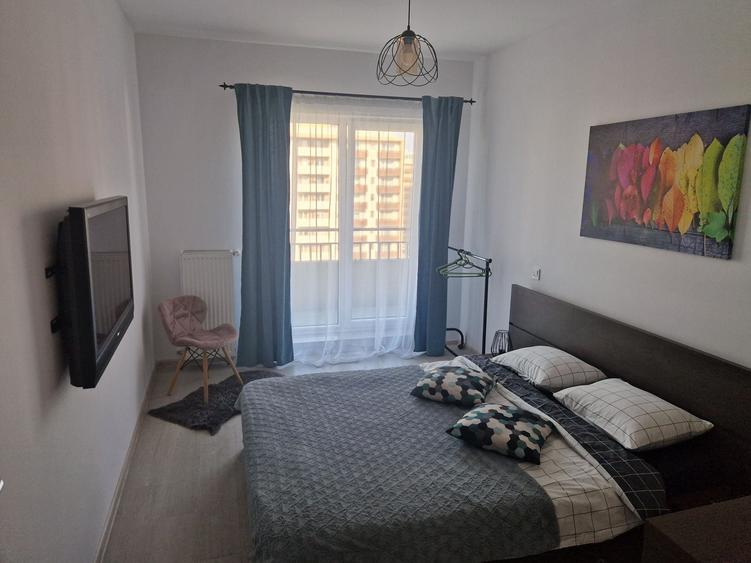 Apartament cu 2 camere decomandat în Tractorul