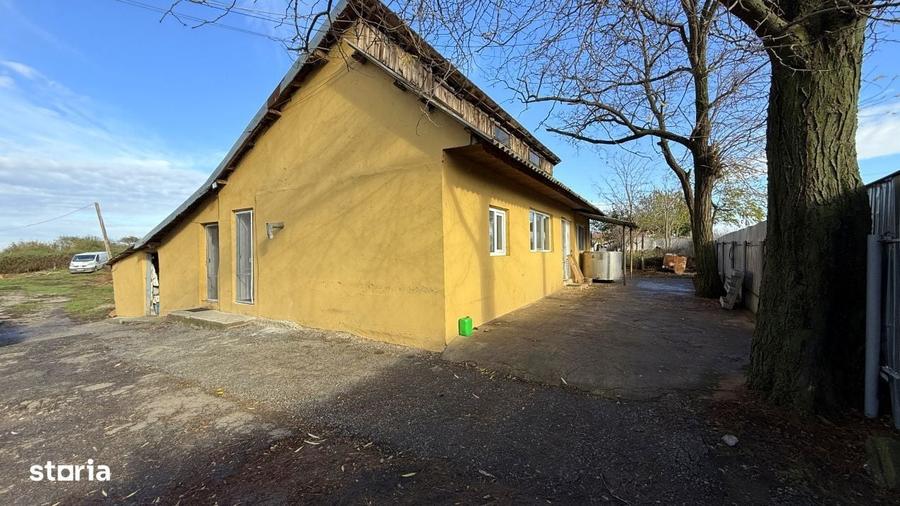 Spațiu comercial, de 200 mp, în Central