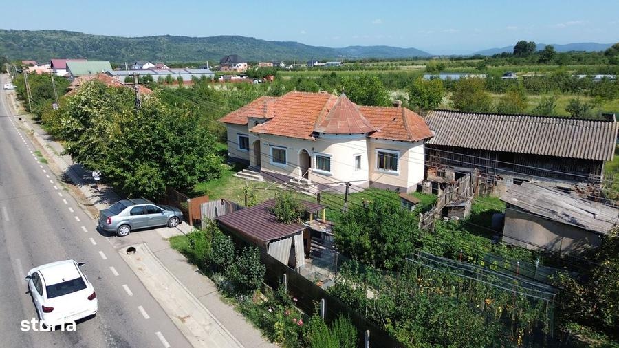 Casă cu 4 camere în Central