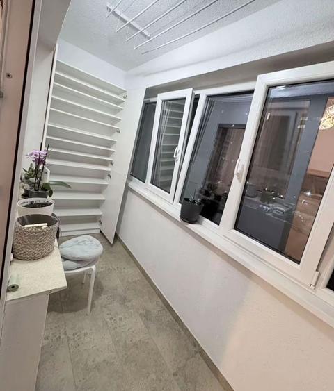 Apartament cu 3 camere decomandat în Exterior Vest