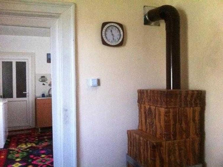 Casă cu 3 camere în Rosetti