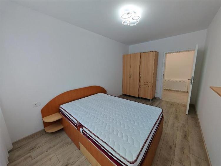 Apartament cu 3 camere decomandat, mobilat în Bartolomeu