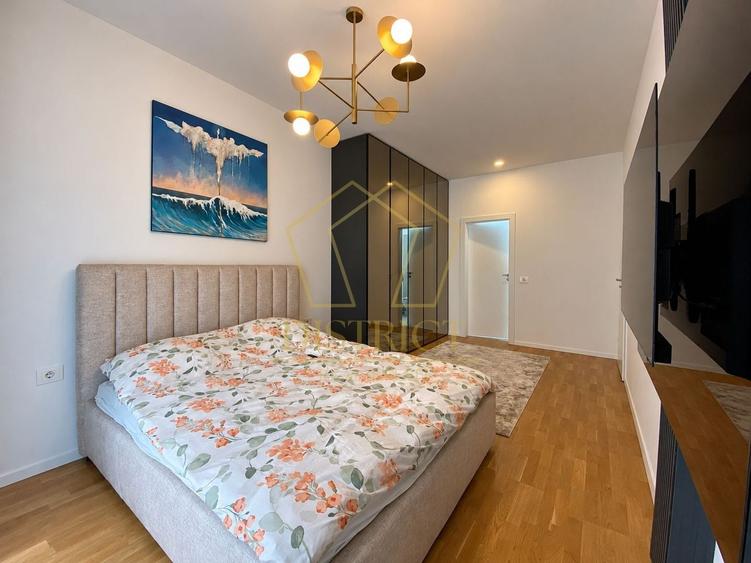 Apartament cu 3 camere decomandat, mobilat în Central