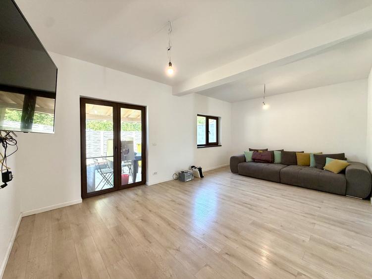 Duplex cu 4 camere cu Teren 240 Mp în Sânandrei