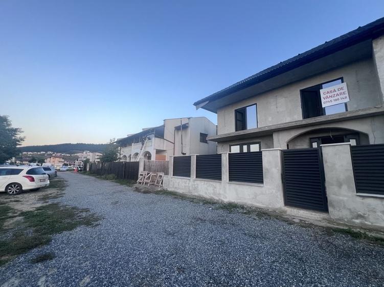 Casă cu 4 camere în Florești