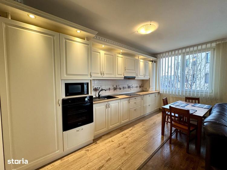 Apartament cu 3 camere decomandat în Central