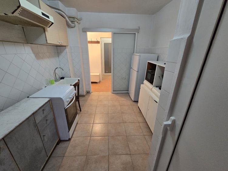 Apartament cu 3 camere decomandat în Dosu Bricii