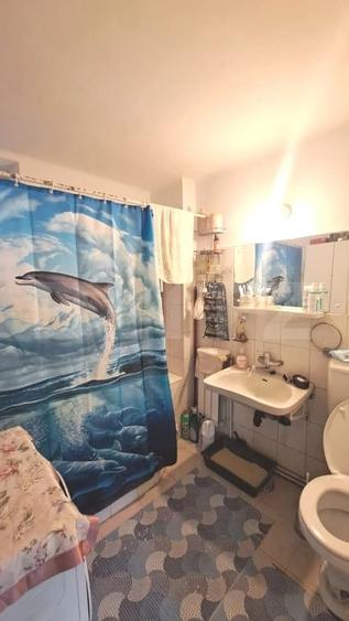 Casă cu 8 camere cu Teren 1350 Mp în Hălchiu
