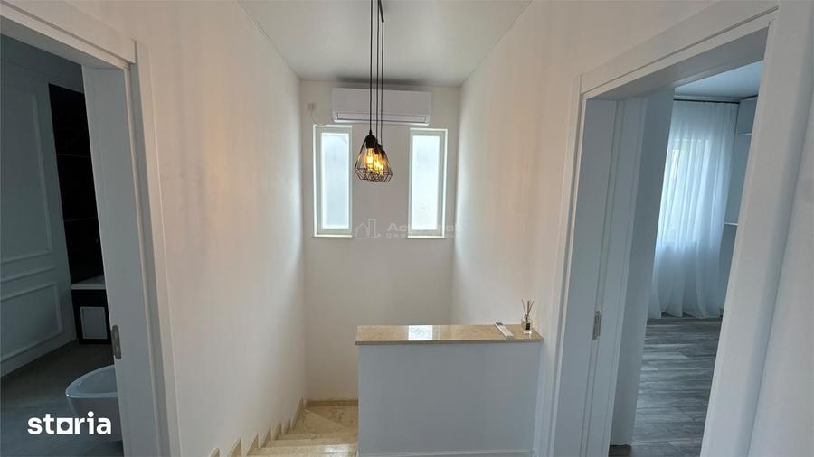 Casă cu 4 camere cu Teren 380 Mp în Corbeanca