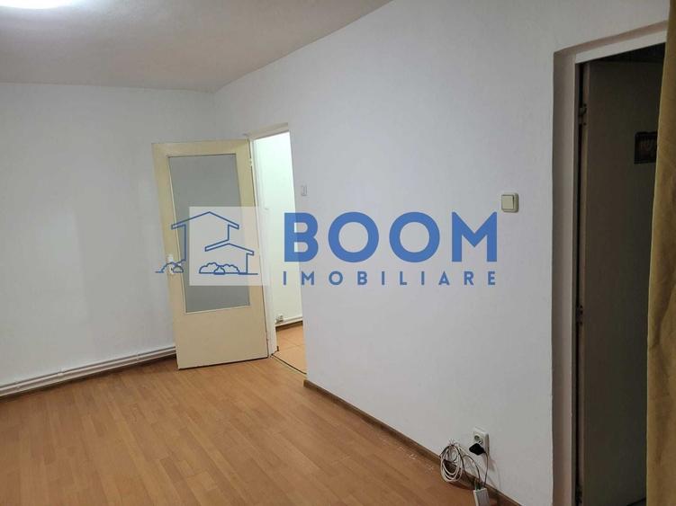 Garsonieră decomandată în Nord