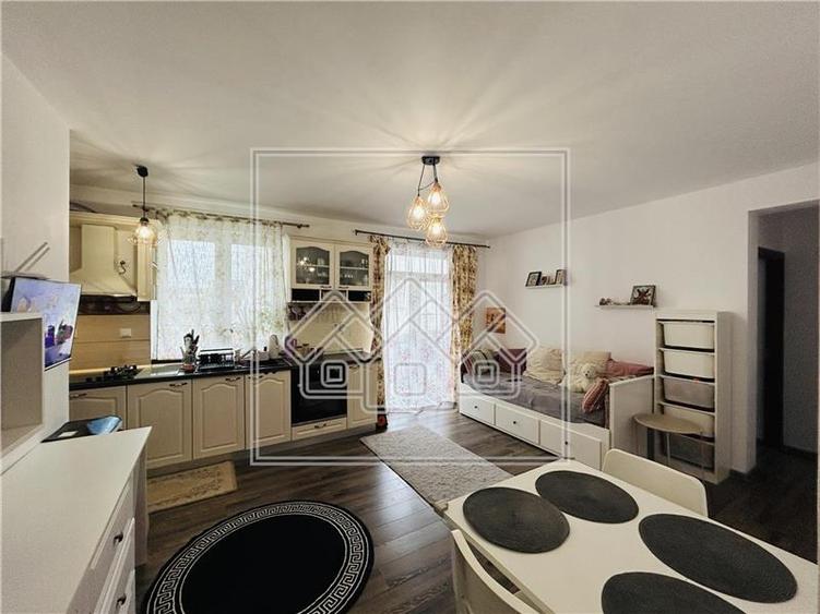 Apartament cu 3 camere nedecomandat în Șelimbăr