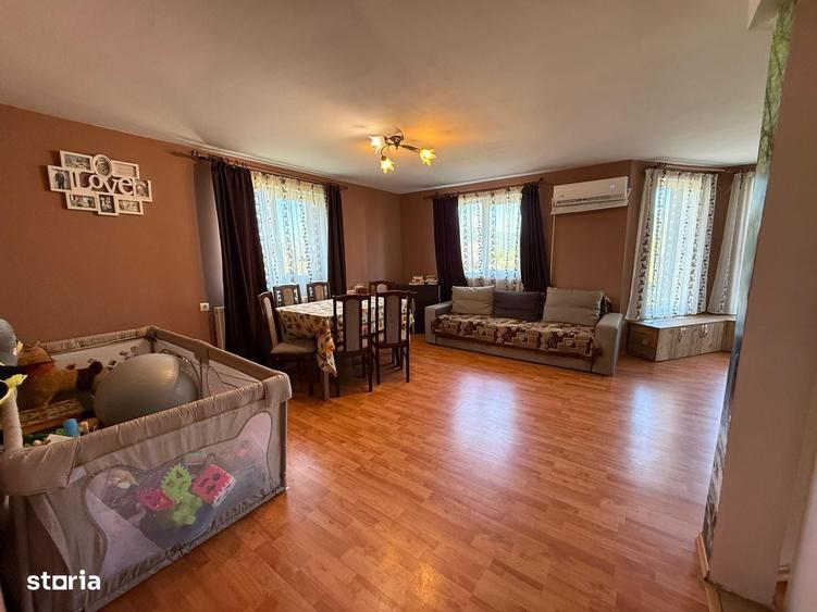 Casă cu 4 camere în Central