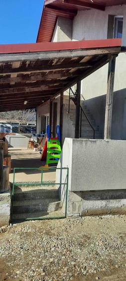 Casă cu 3 camere cu Teren 5000 Mp în Suseni