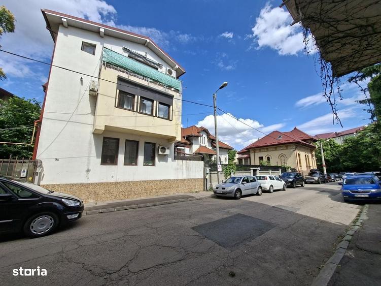 Casă cu 4 camere în Unirii