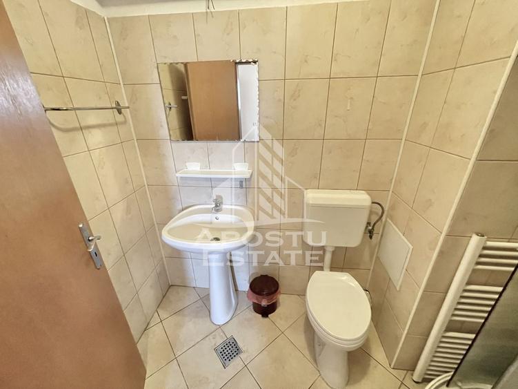 Birou, de 60 mp, în Complex Studențesc