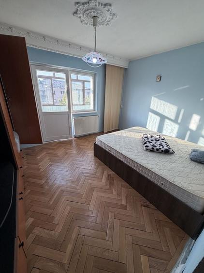Apartament cu 2 camere semidecomandat în Mihai Eminescu