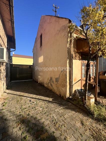 Casa cu curte pe Bd. Ferdinand I, Alba Iulia zona centrala, ideala pentru locuire sau activitate comerciala